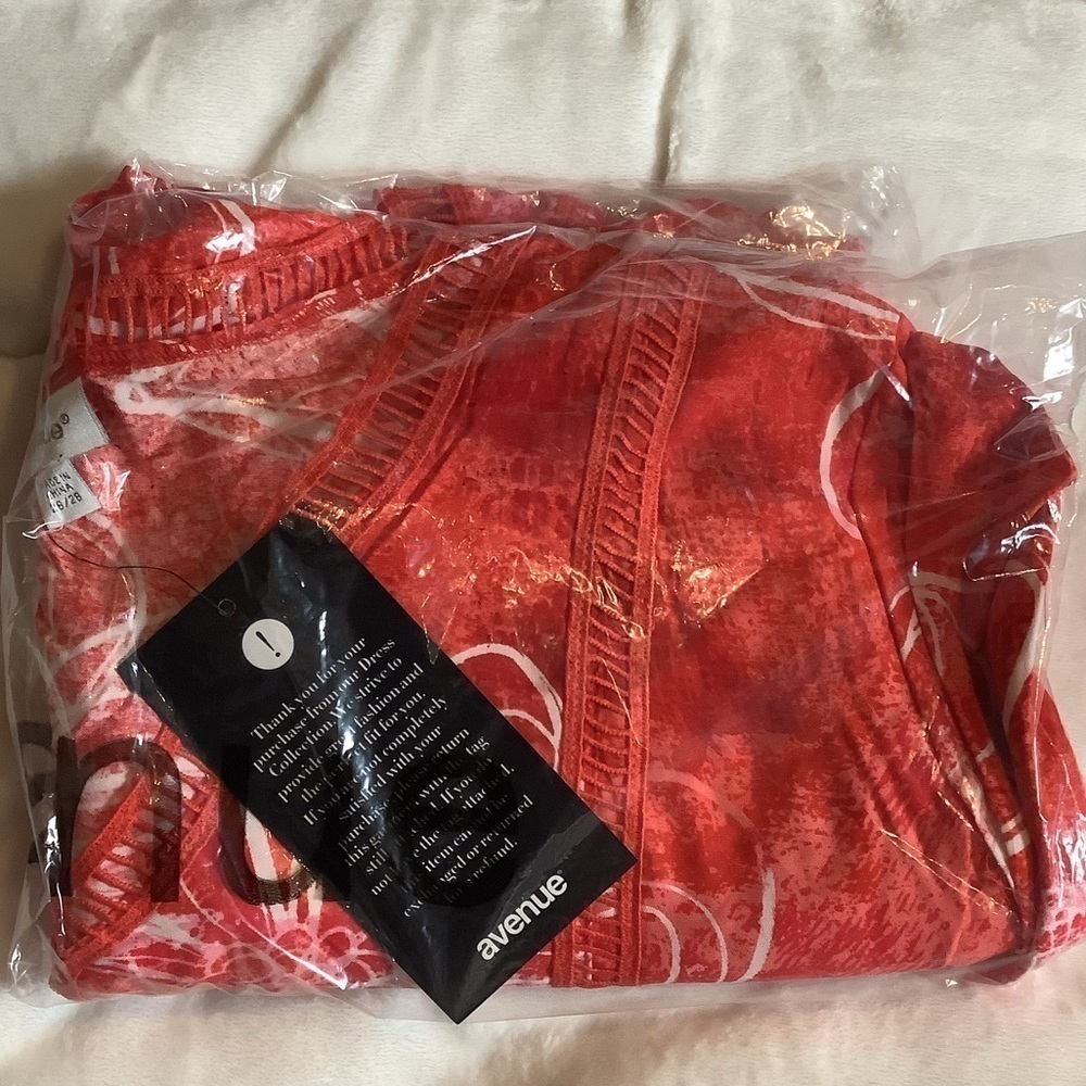 AVENUE 18W-28W Coral Boho Bell Sleeve Top AA08.8 - Picture 7 of 8